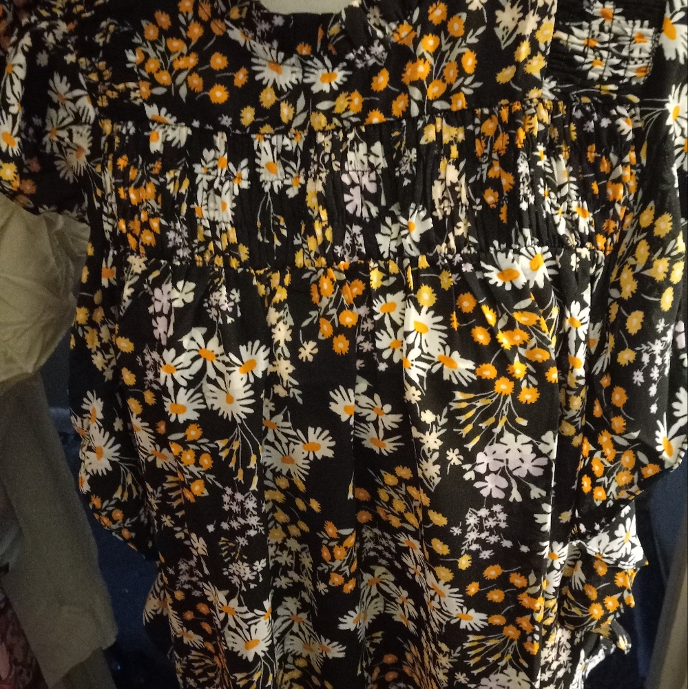 New,with tag floral black & orange smocked flowing ruffle sleeves to bottom topm